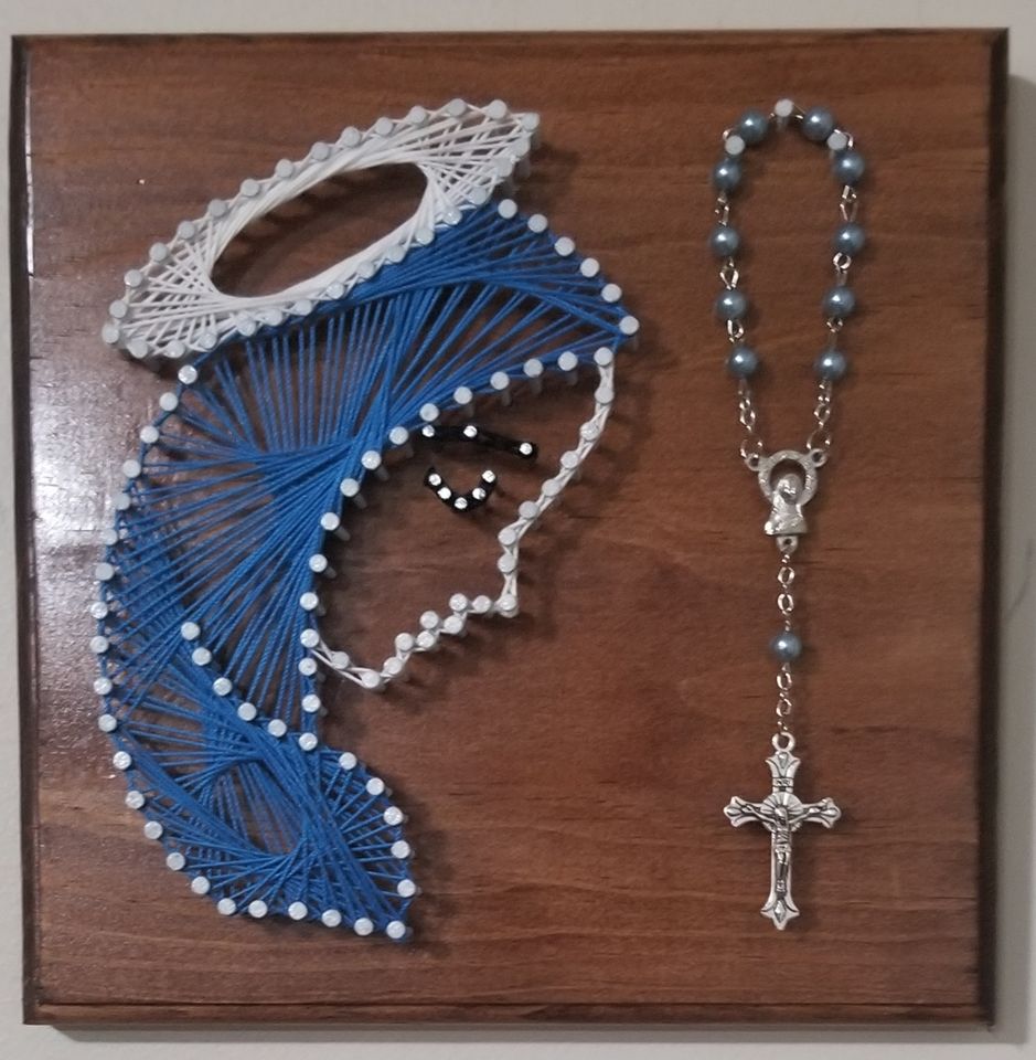 Mini Rosary string art hold